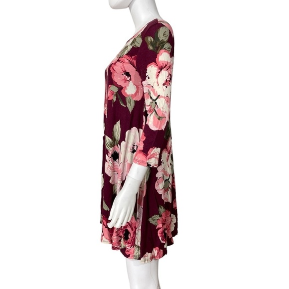 Altar’d State Burgundy Floral Cutout Swing Dress
New - Picture 6 of 10